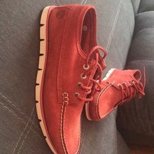 BRAND NEW AND NEVER WORN timberland suede shoe.